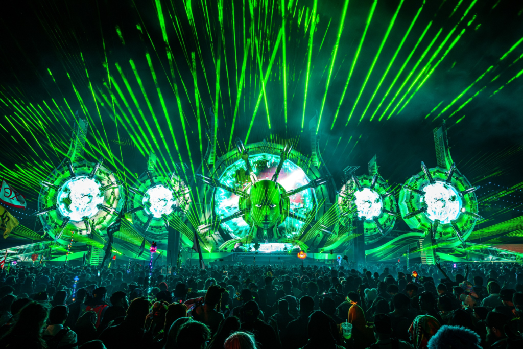 custom fabrication for Entertainment Structures