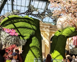 Custom-fabricated sculptural installation in a luxury hospitality environment.